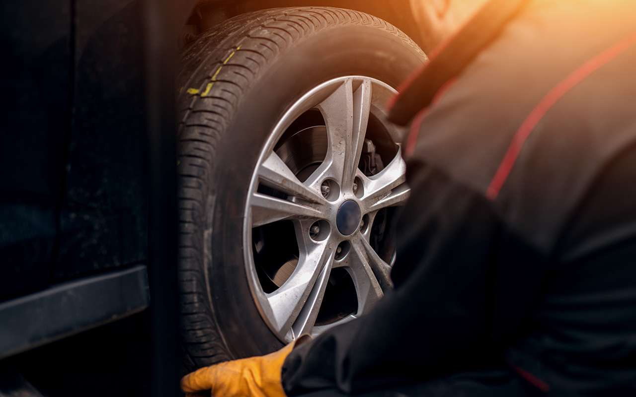 Новые шинные датчики: показывают износ и прокол