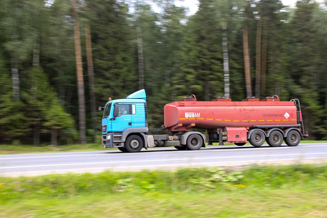 Проверяем АЗС: где недоливают и чем бодяжат топливо
