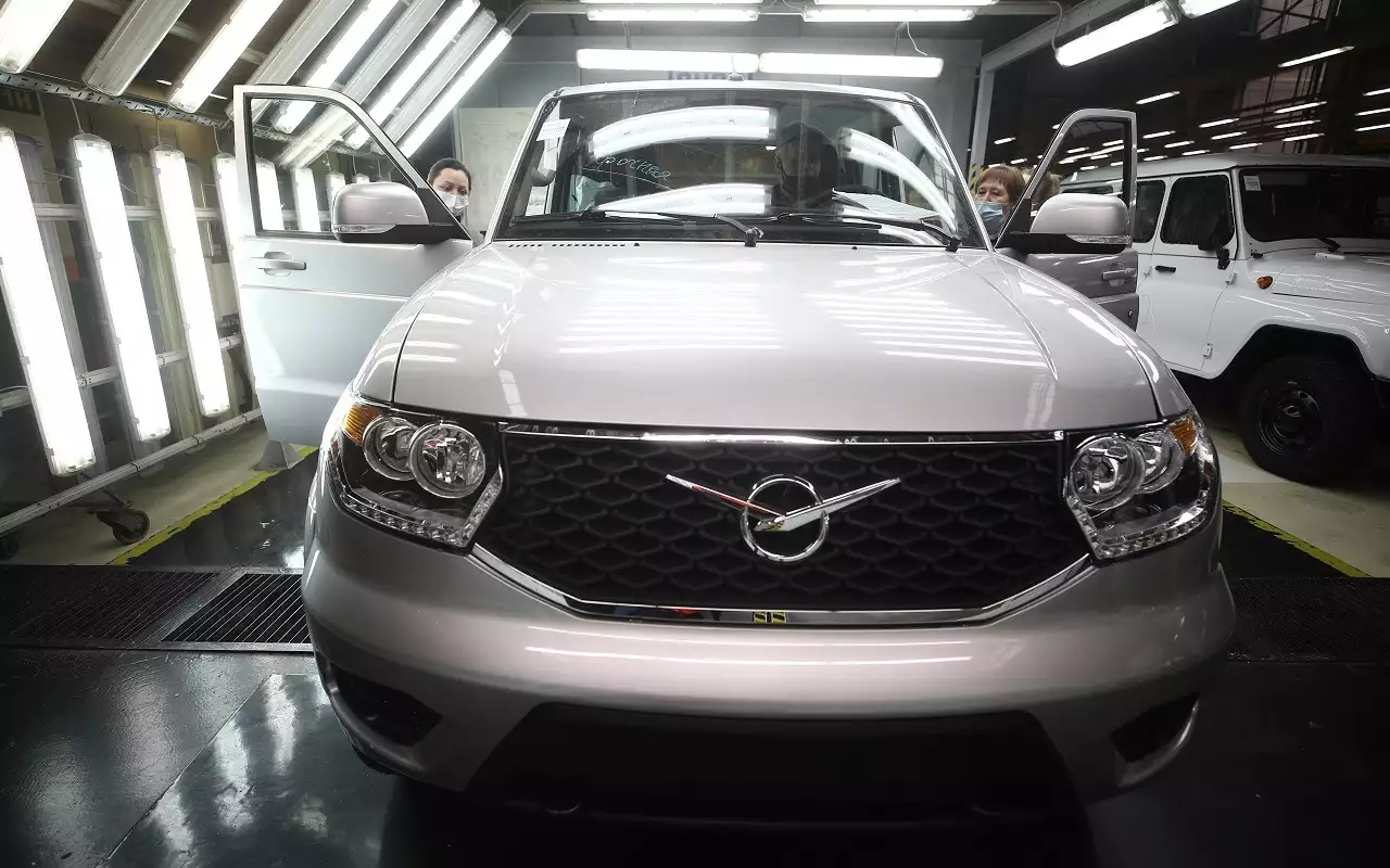 Почему обновленный Патриот выйдет еще нескоро: ответ УАЗа