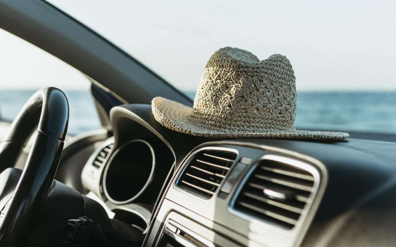 Почти половина водителей пользуется кондиционером только в сильную жару