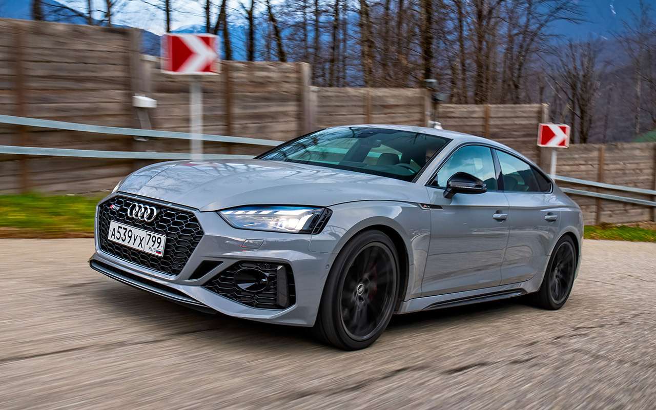 Audi RS4 Avant. Цвет Nardo Gray – неметаллик. Смотрятся такие машины бесподобно.
