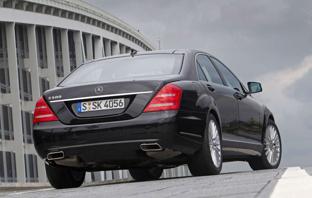 Губернатор Астраханской области заказал автомобилей на 16 миллионов