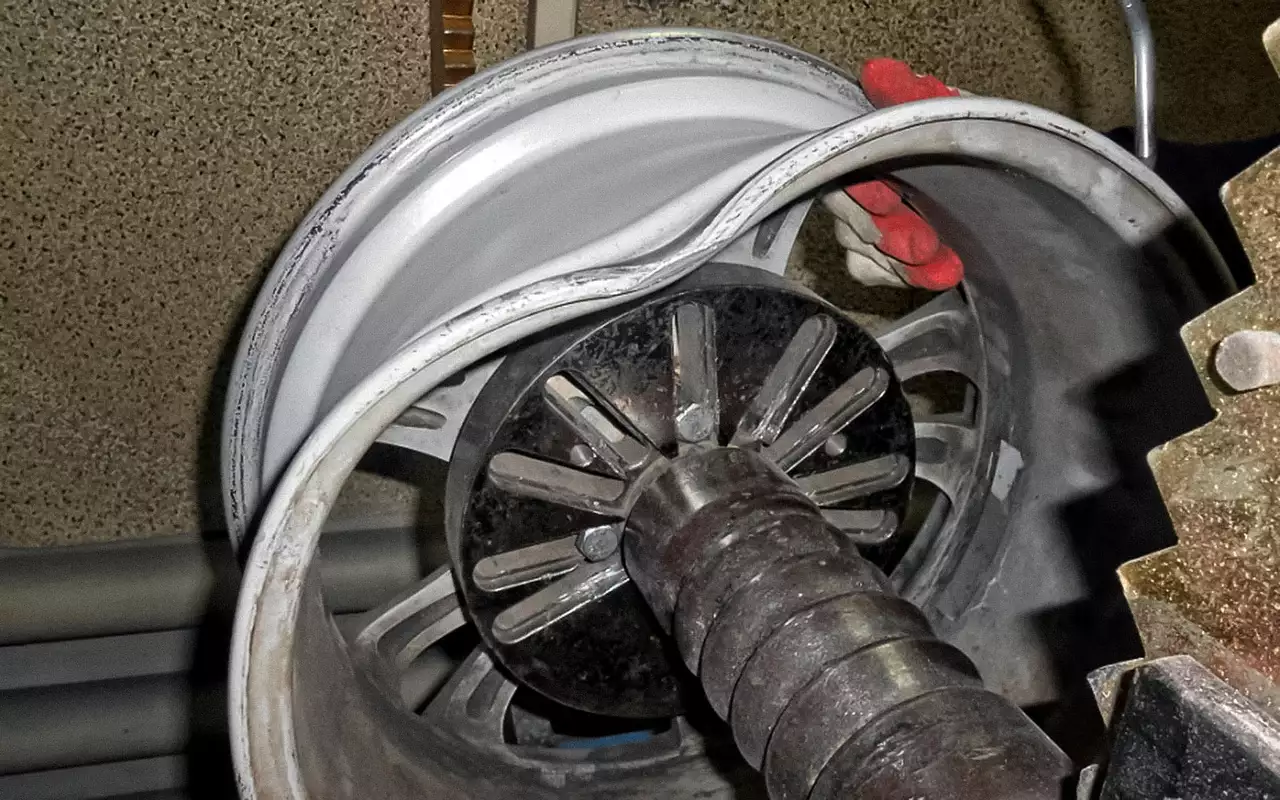 Колесные диски: ремонтировать или менять?