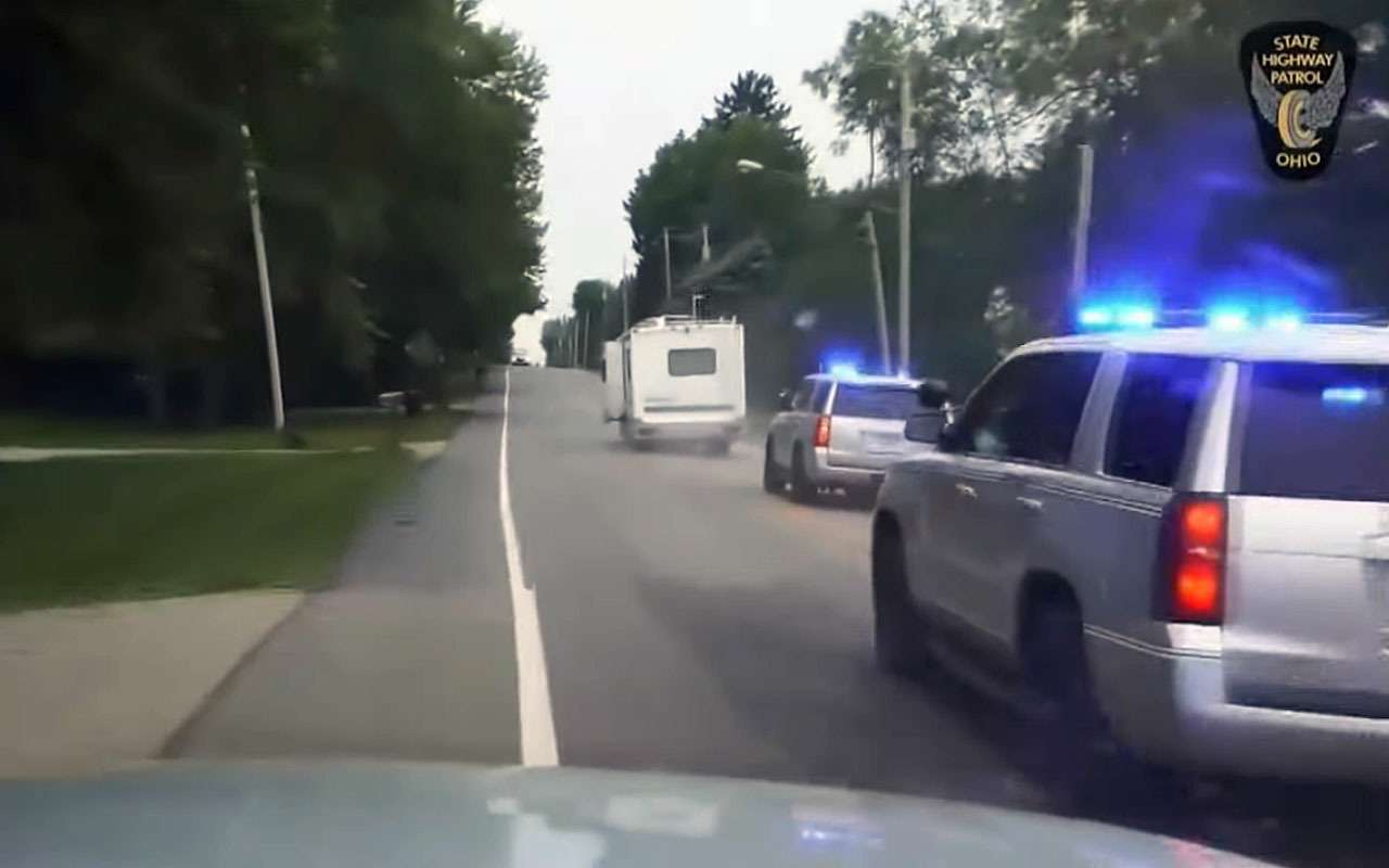 Видео погони за домом на колесах — крепкий орешек