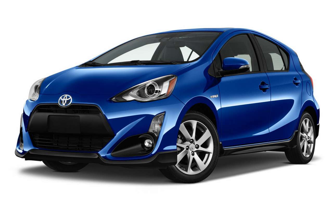 Спасти рядового Приуса: Toyota обновила младшую гибридную модель