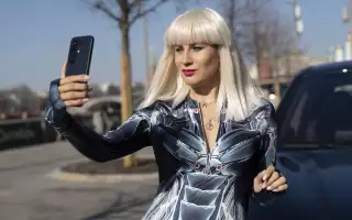 Гуманоидный робот стал ведущим «Разборки недели» и устроил фотосессию с помощью новейшего смартфона TECNO CAMON 50