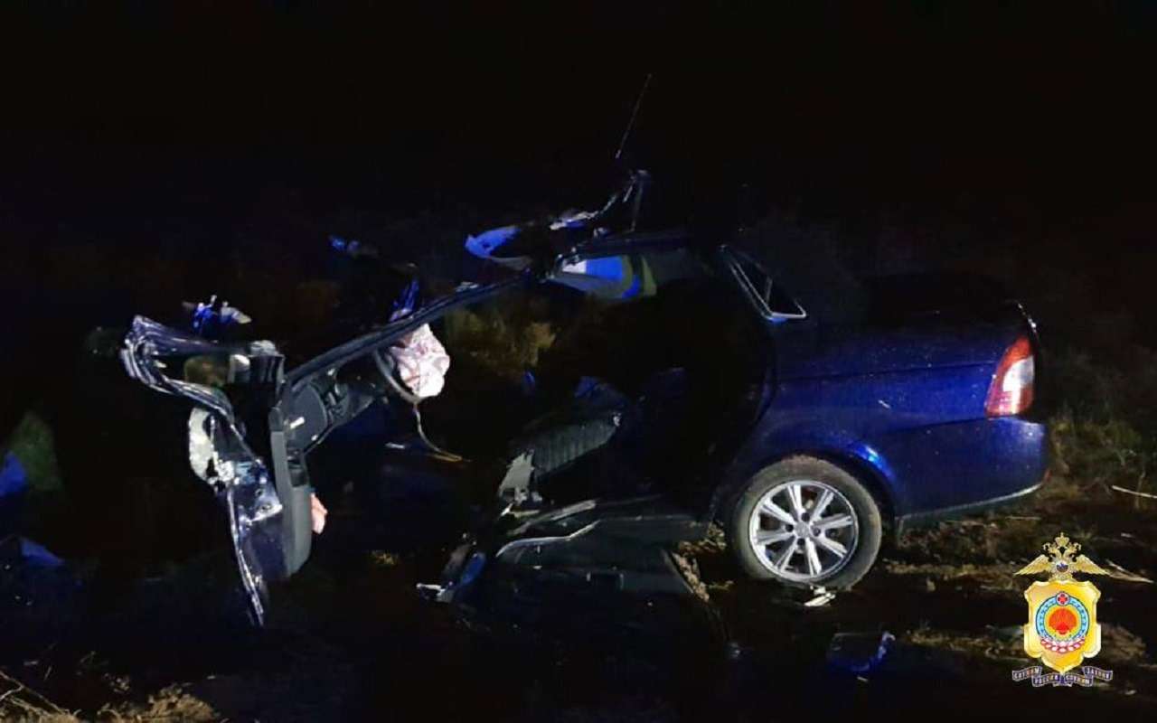 Столкнулись КАМАЗ и Lada Priora: подробности смертельного ДТП