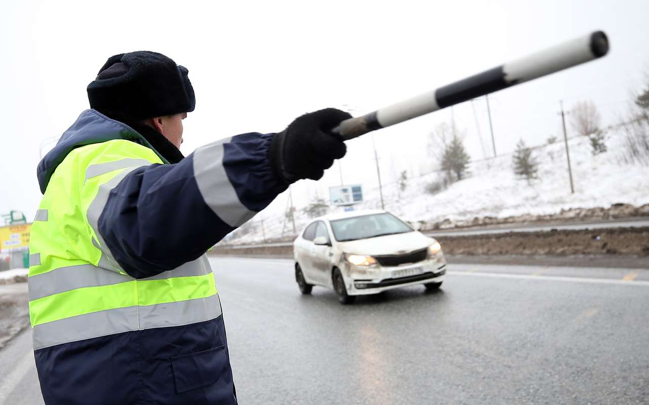 Назван важный нюанс для водителя, если остановит ГИБДД
