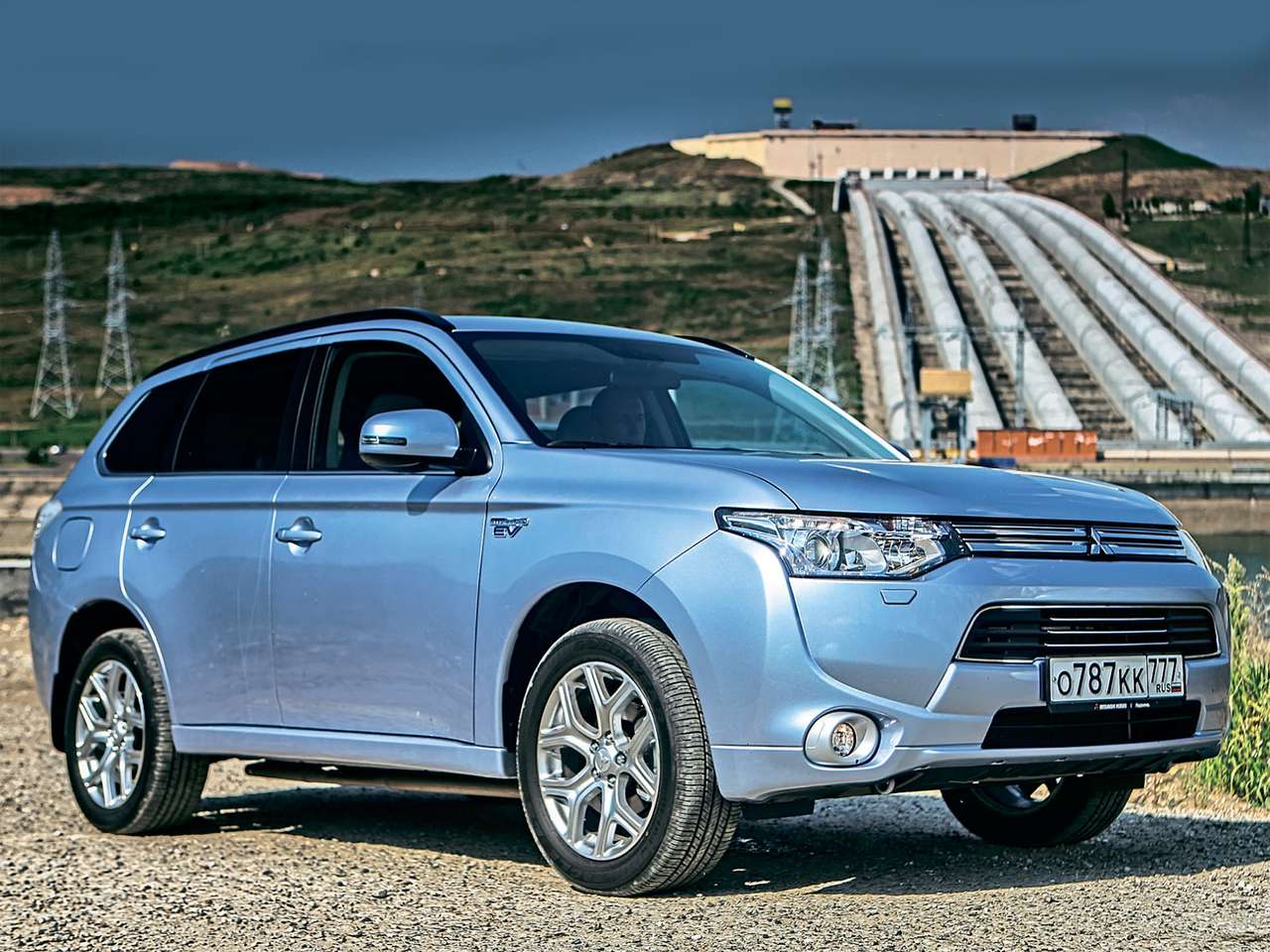 Тест Mitsubishi Outlander PHEV: как японцы ГОЭЛРО выполняют