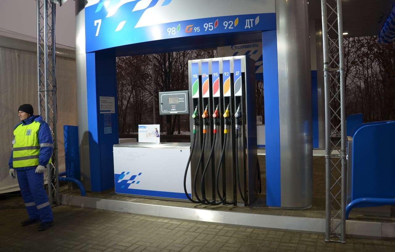 Минэкономразвития: цены на бензин продолжат расти