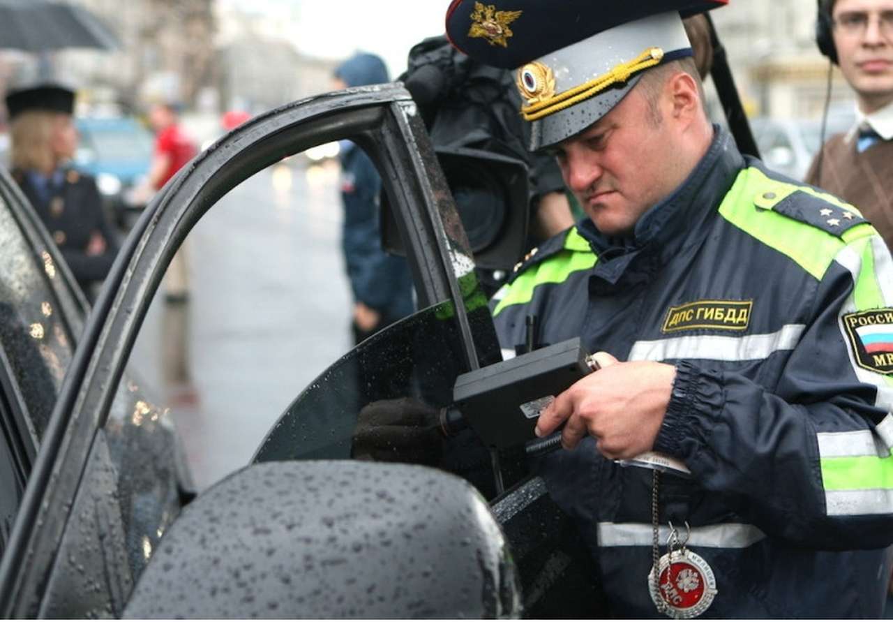 За неправильную тонировку ГИБДД уже начала спрашивать по новым правилам