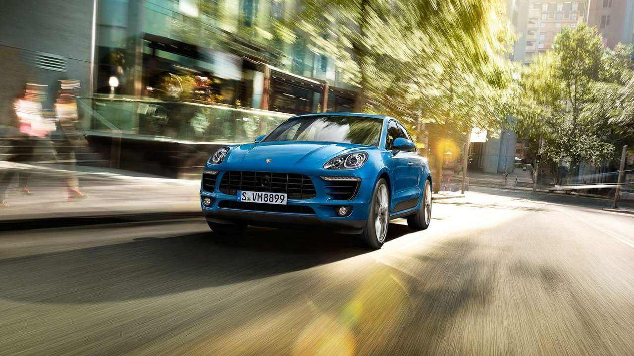 Porsche приостановила поставки автомобилей российским дилерам