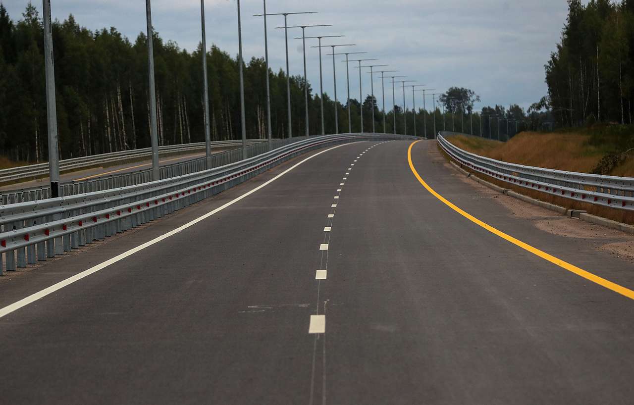 Платная трасса М-11 стала еще дороже. Но не для всех