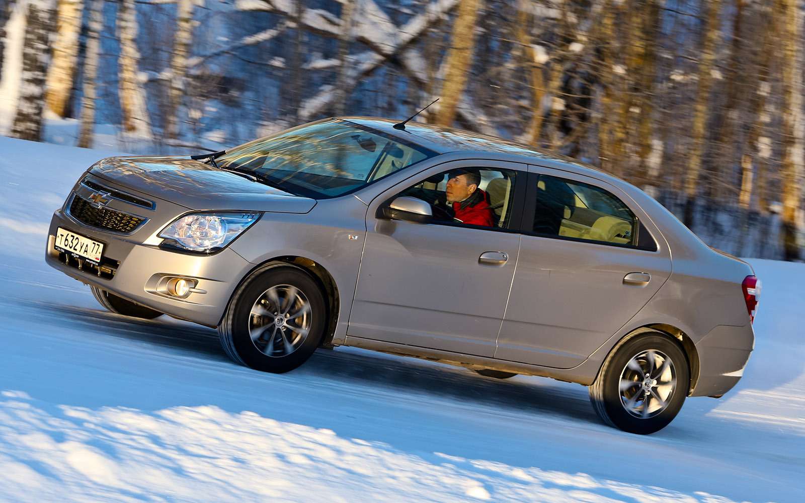 Автомобиль равен 2. Chevrolet Cobalt (2011). Шевроле кобальт 2013. Автомобиль Chevrolet Cobalt 2013. Шевроле кобальт универсал.