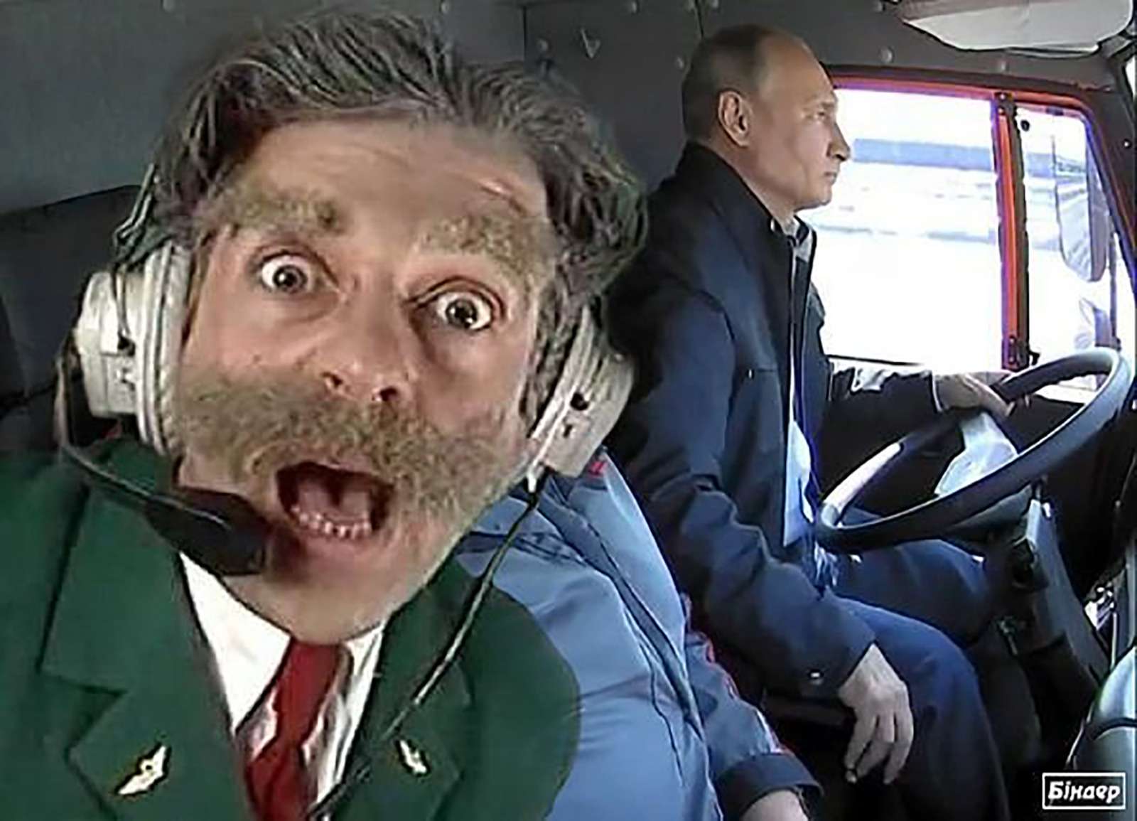 Путин едет за рулем на камазе