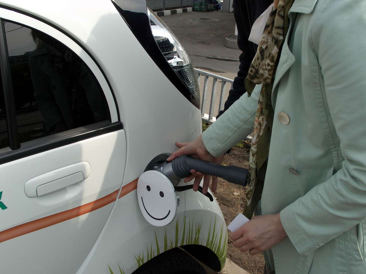 В ПДД появится термин «электромобиль»