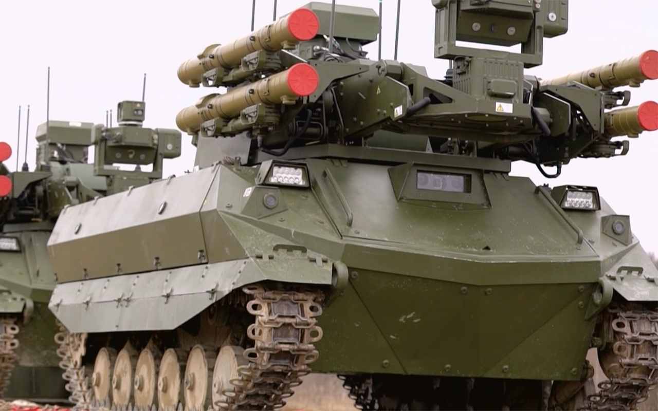 Боевой робот уран 2021. Робототехнический комплекс уран-9. Боевой робот 2021. Боевой робот уран 2021. Робототехнический комплекс уран-9.