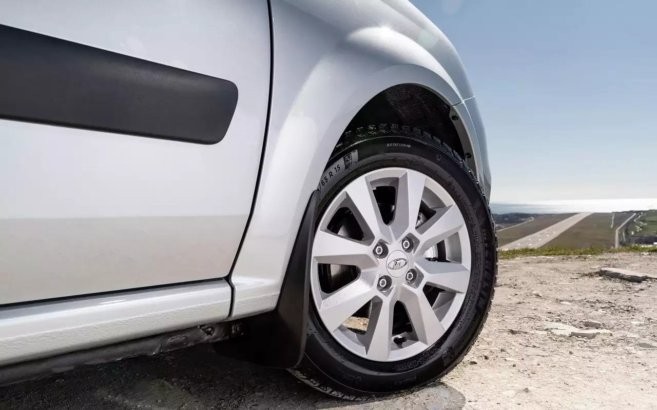 Lada largus CNG уже у дилеров – названы цены