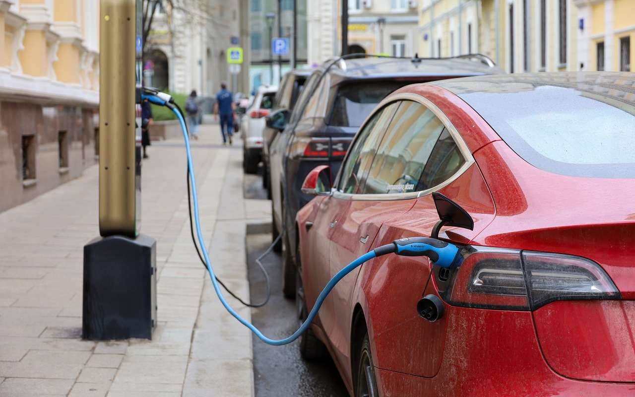 Владеть электромобилем в России стало намного приятнее: статистика подтвердила