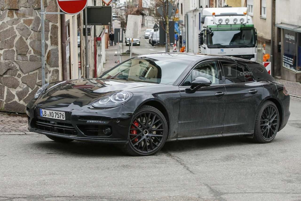 Неожиданный универсал: Porsche Panamera «отращивает» багажник