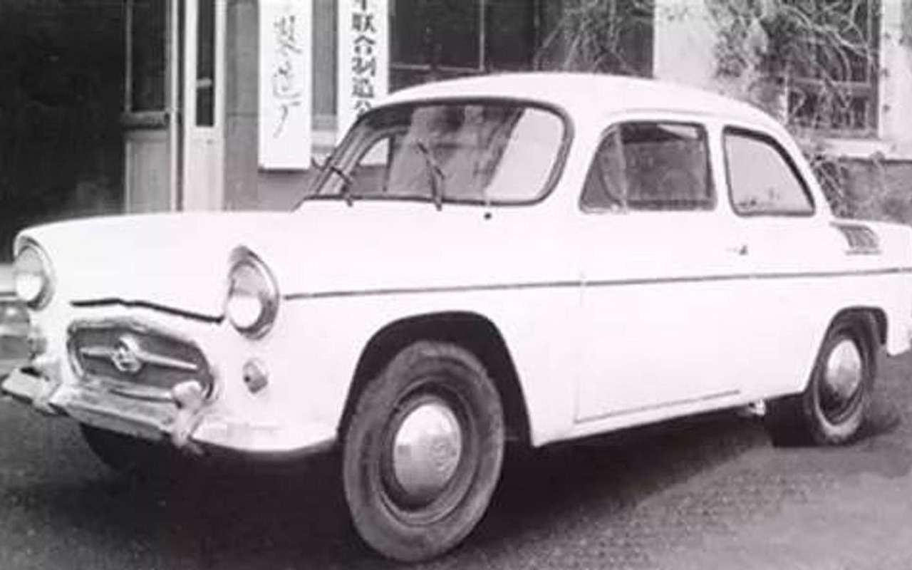 Первый китайский заднемоторный автомобиль Chingganshan.