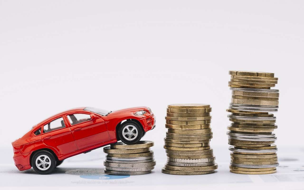Эксперты рассказали, как изменились цены на новые и б/у авто в 2023 году