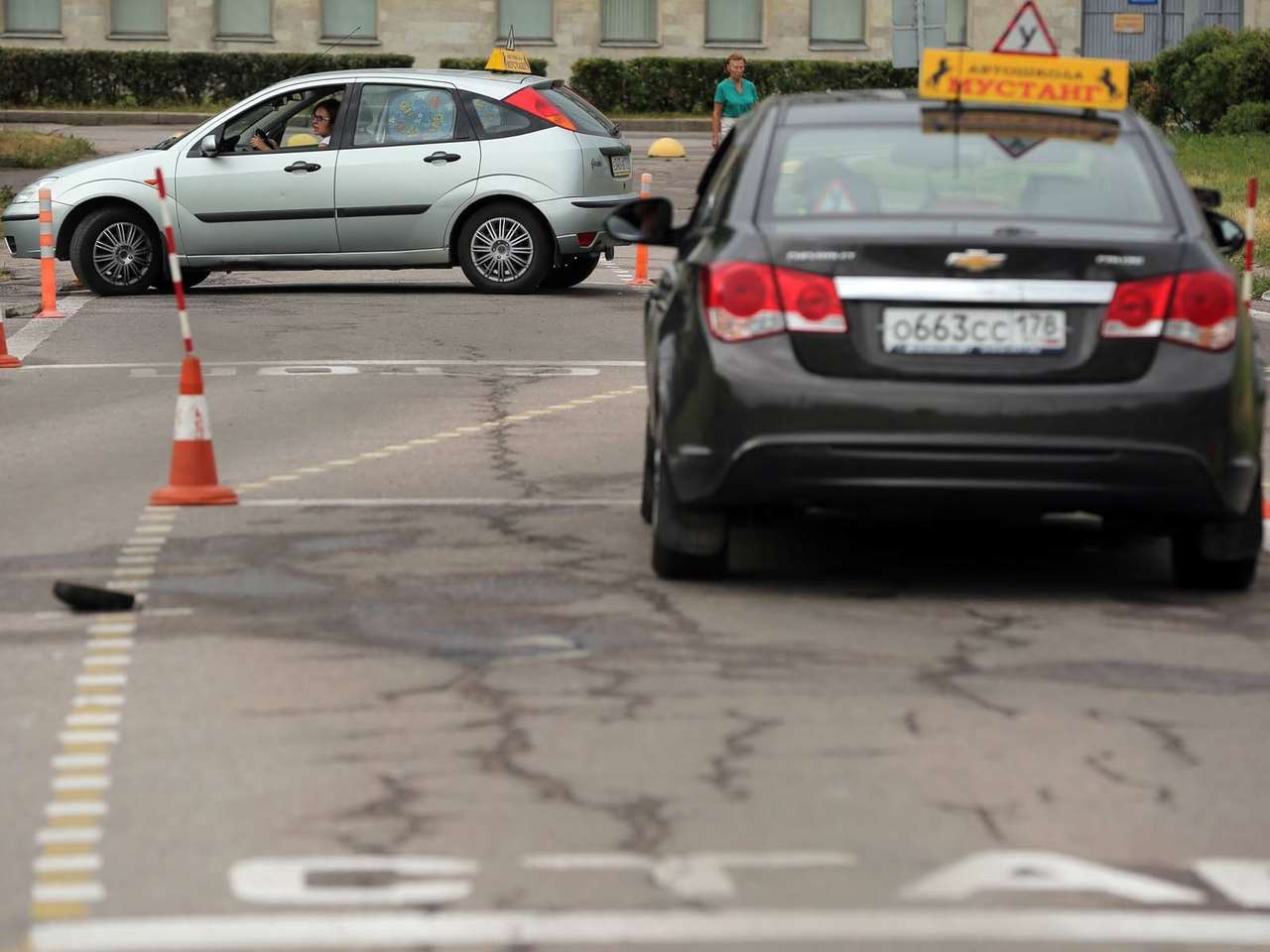 Минобрнауки оставит без работы около 100 тыс. сотрудников автошкол