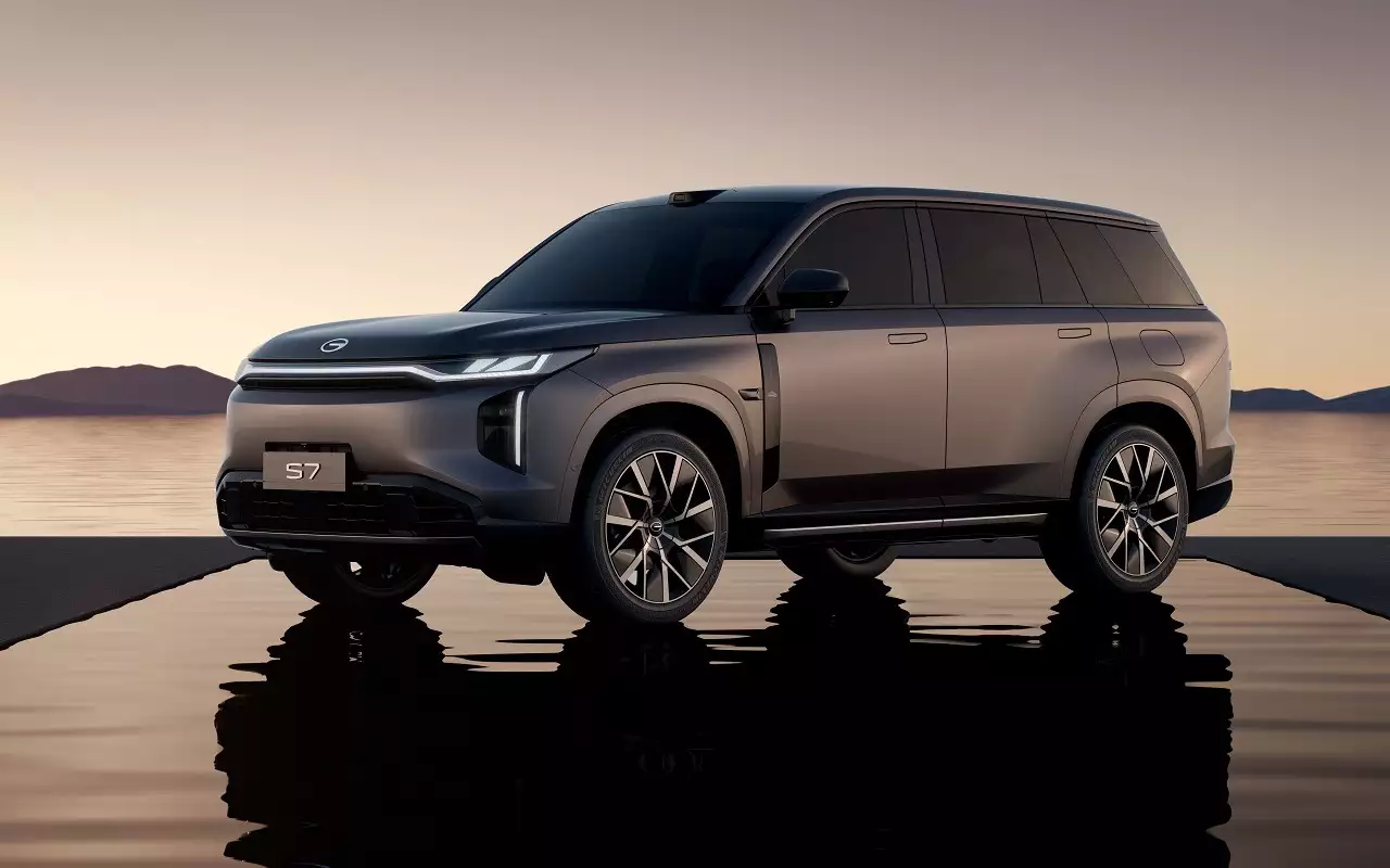 Бытует мнение, что GAC S7 внешне похож на модели Range Rover. Если только совсем отдаленно: о прямом копировании тут речи нет.