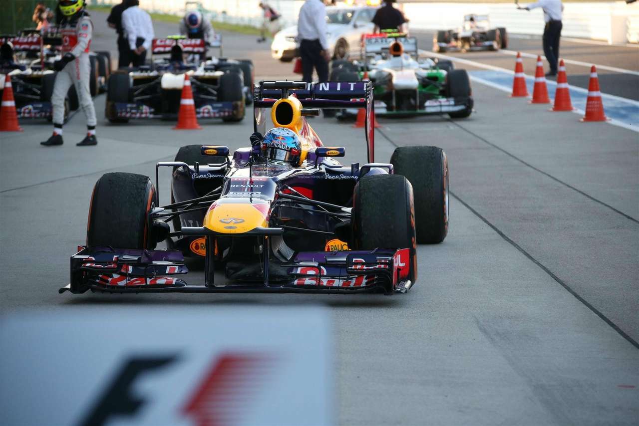 Формула 1: пятая подряд победа Феттеля