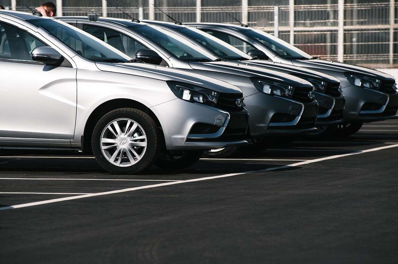 АВТОВАЗ полностью остановил сборку автомобилей