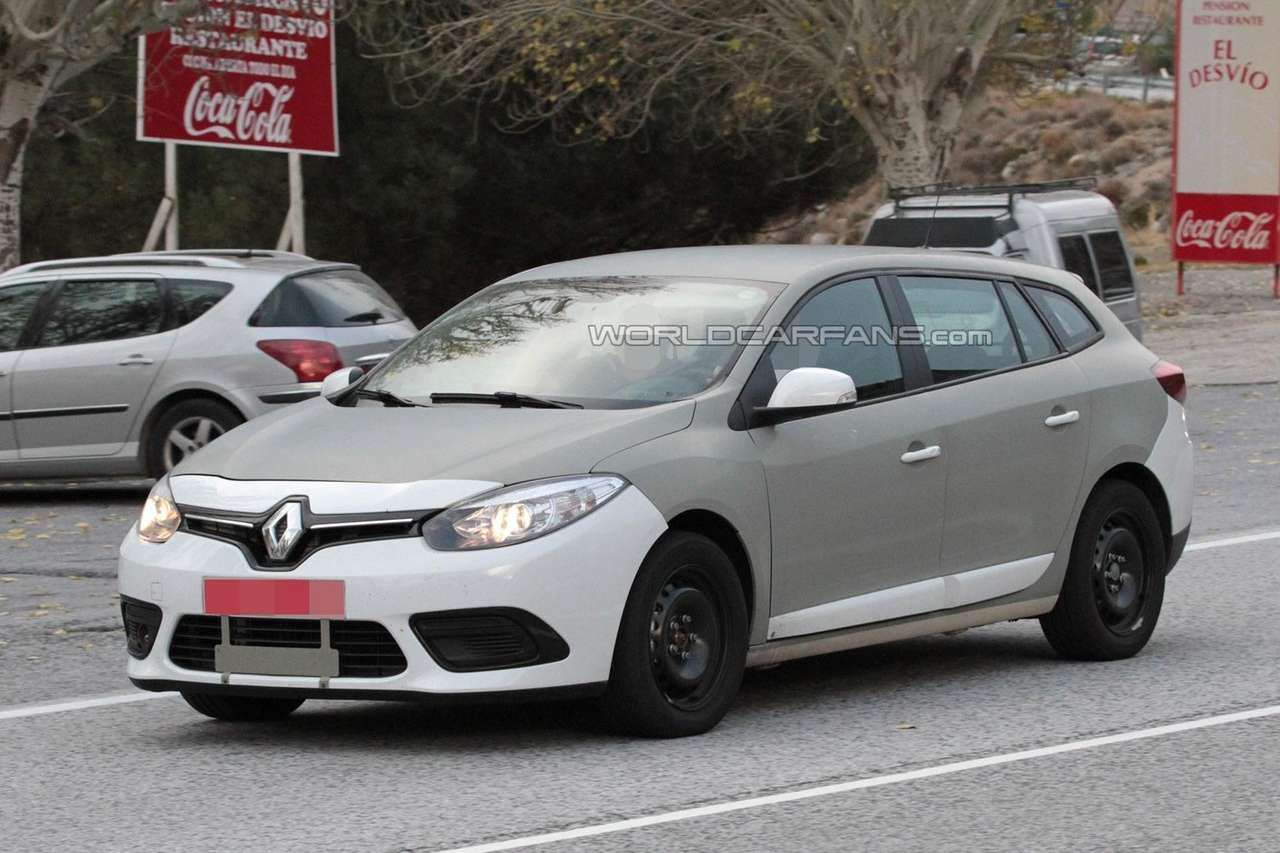 В Renault начали дорожные тесты нового Megane/Fluence