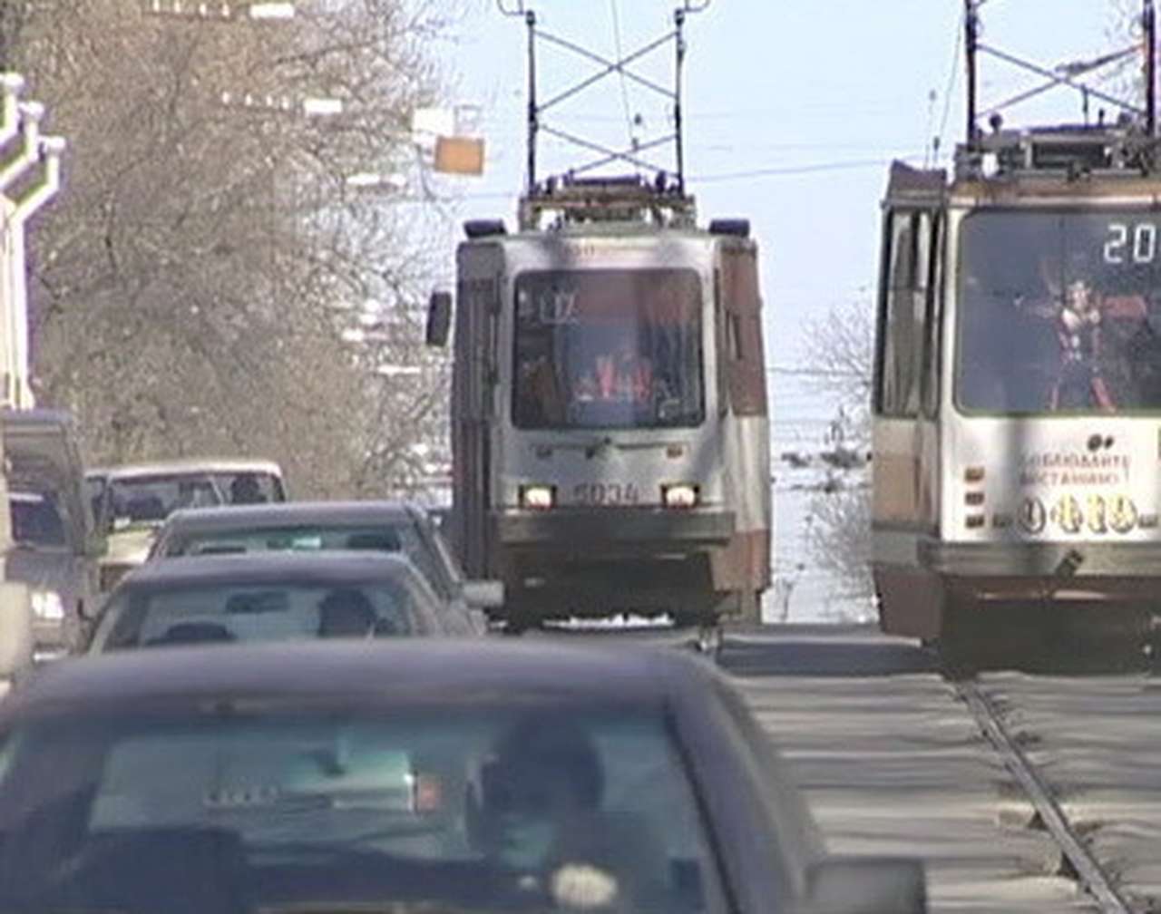 Обгон по трамвайным путям официально признали «опережением» 