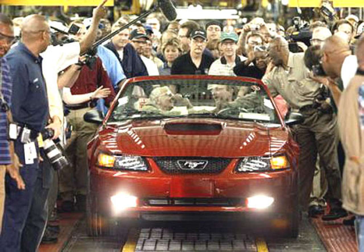 Завод в Дирборне выпускает последний Ford Mustang