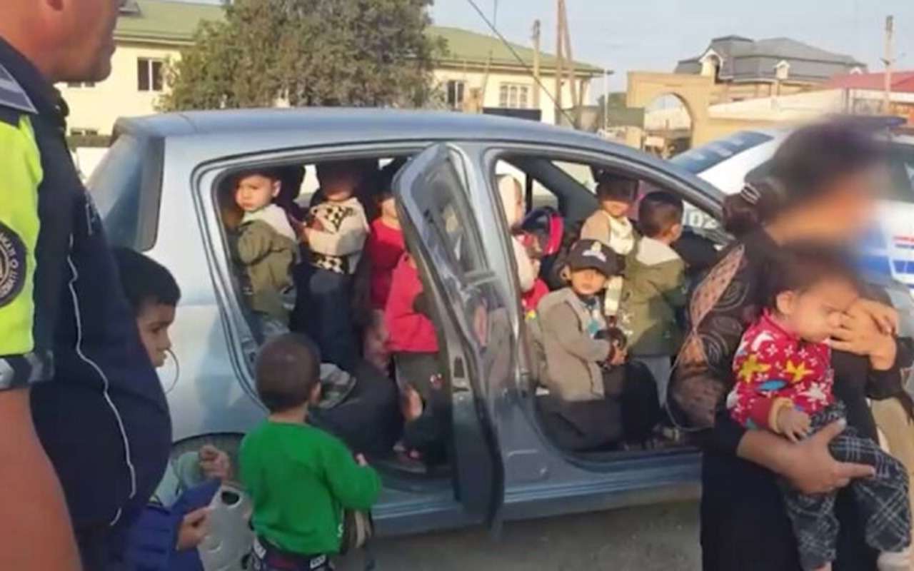 В Chevrolet Spark одновременно перевозили 25 малышей — видео