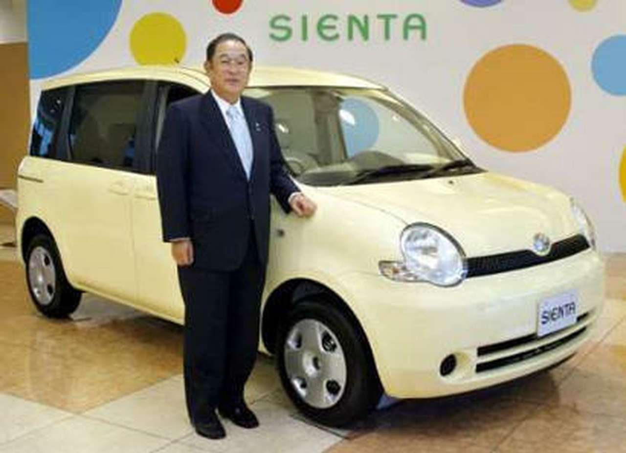 Toyota запускает минивэн Sienta