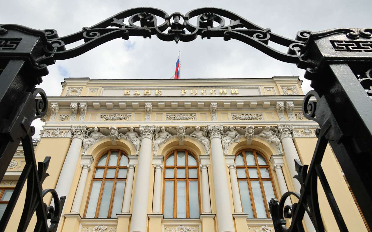 Банк России с 1 июля вводит лимиты на выдачу автокредитов. Кого это коснется