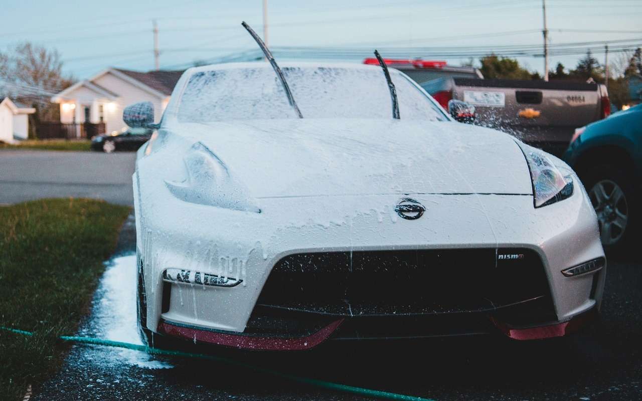 Грозит гидроударом: по этой причине нельзя слишком часто мыть мотор машины