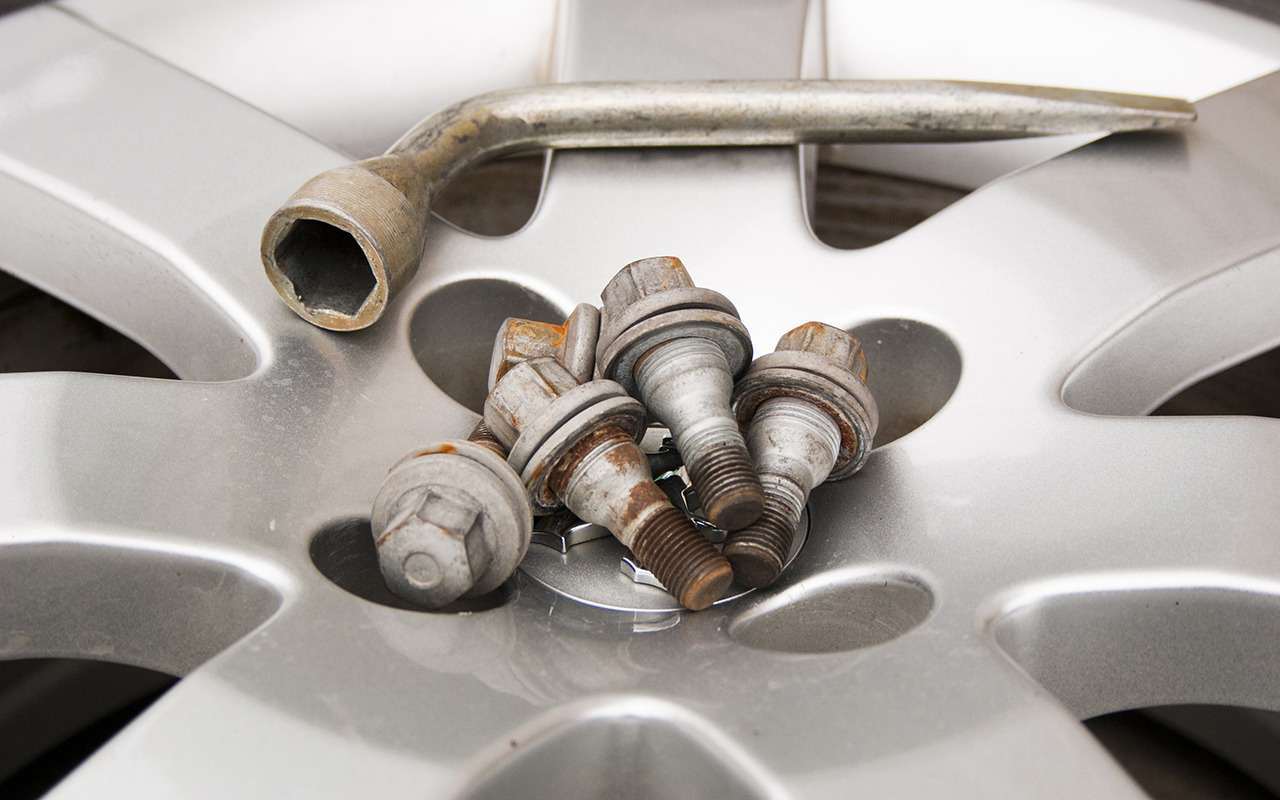 Не срывайтесь! Откручиваем гайки правильно