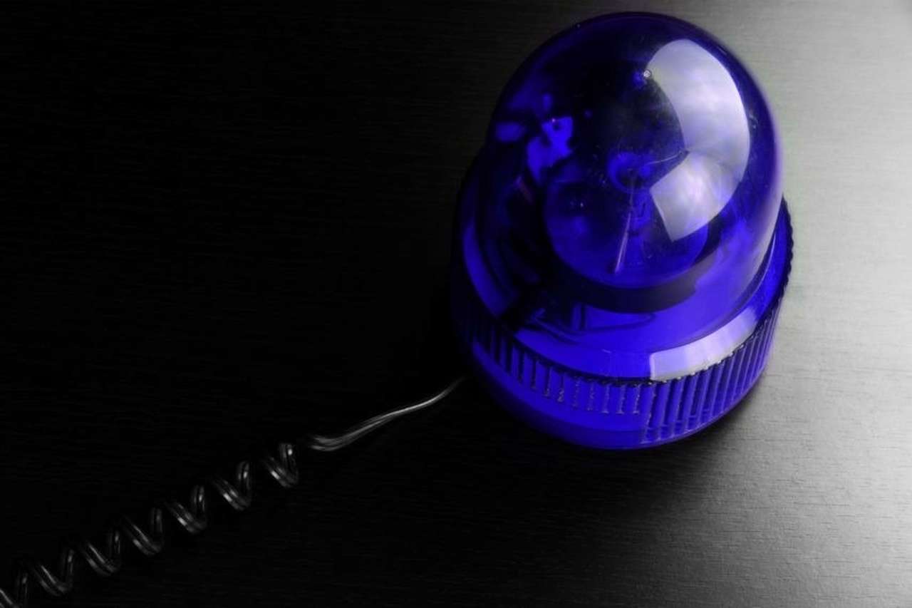 Глава МЧС призвал не злоупотреблять мигалками. И решил их сократить