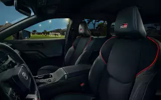 Интерьер Toyota RAV4