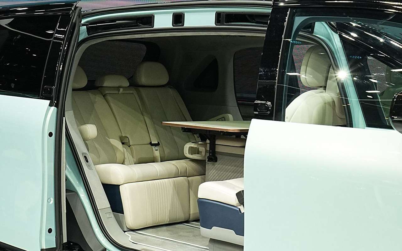 Интерьер Zeekr Mix