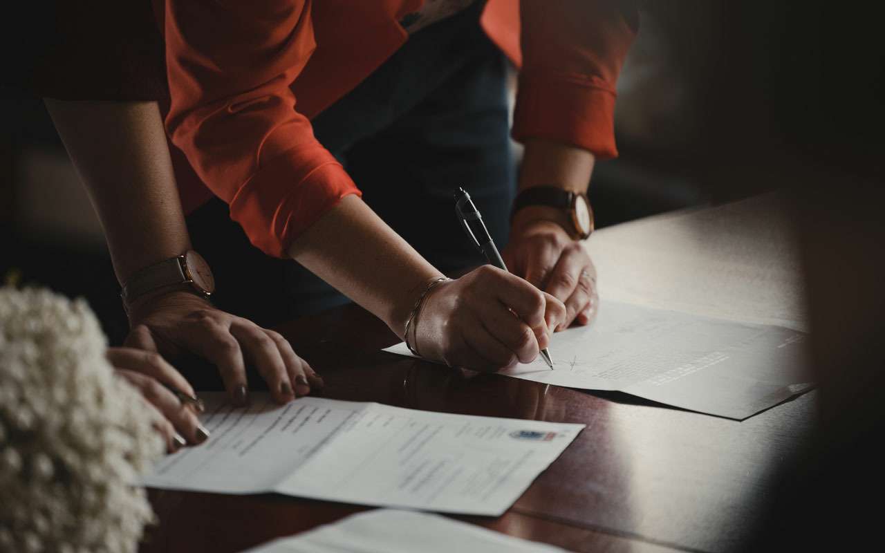 С покупателей Лад берут расписки о невыезде