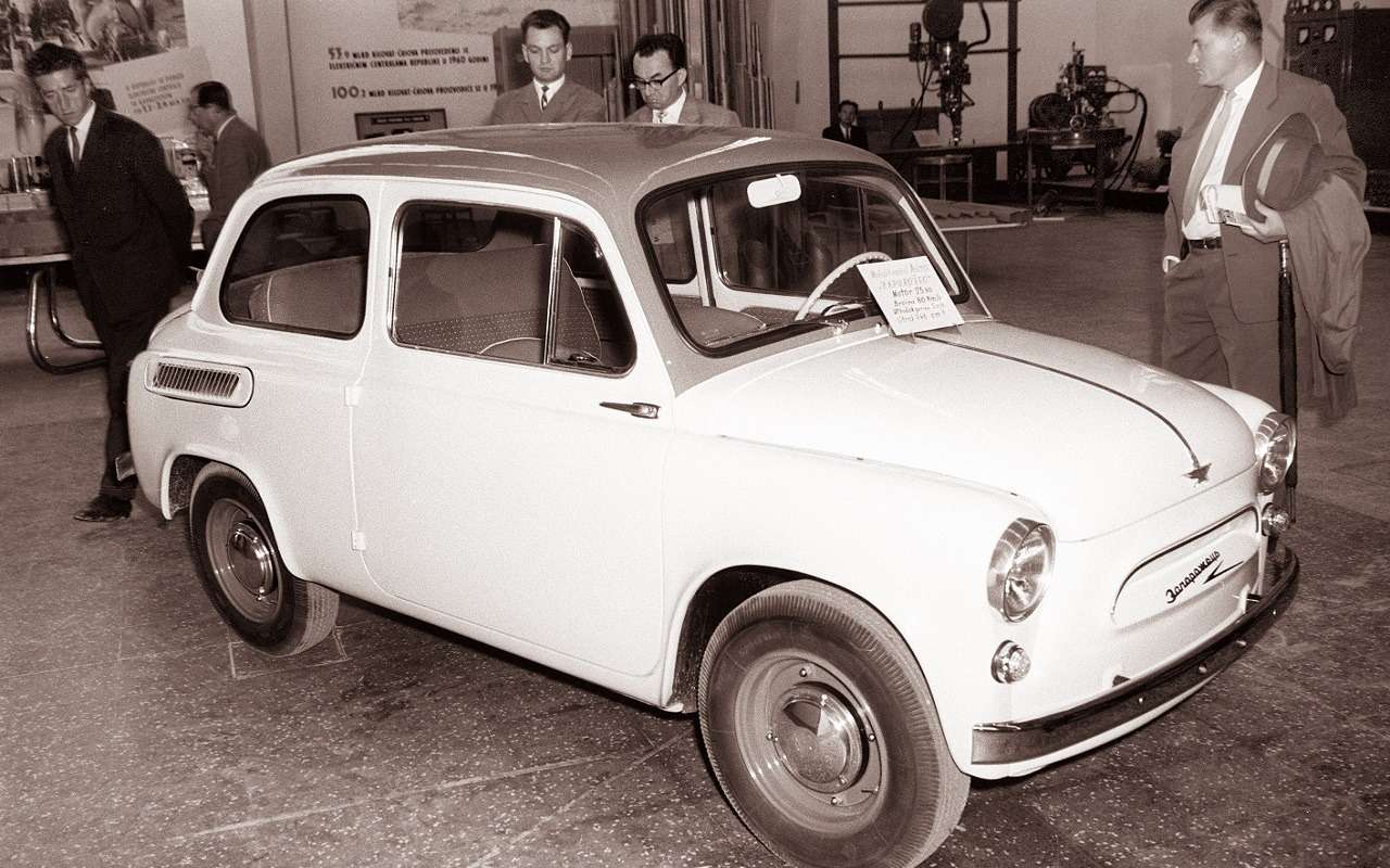 «Горбатый» на выставке автомобилей, 1961 год