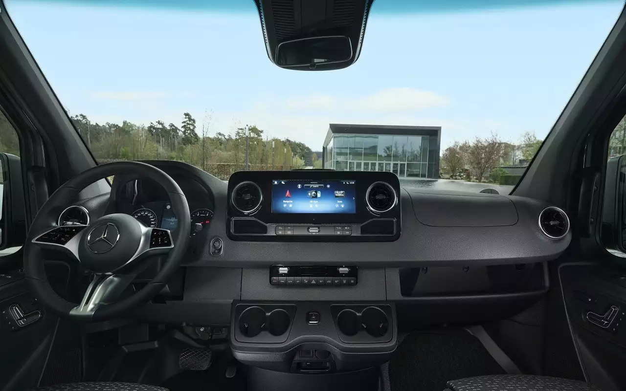 Интерьер Mercedes-Benz Sprinter