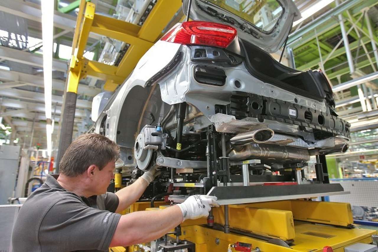 Боссы автопрома: Парижский автосалон стал «пиром во время чумы»