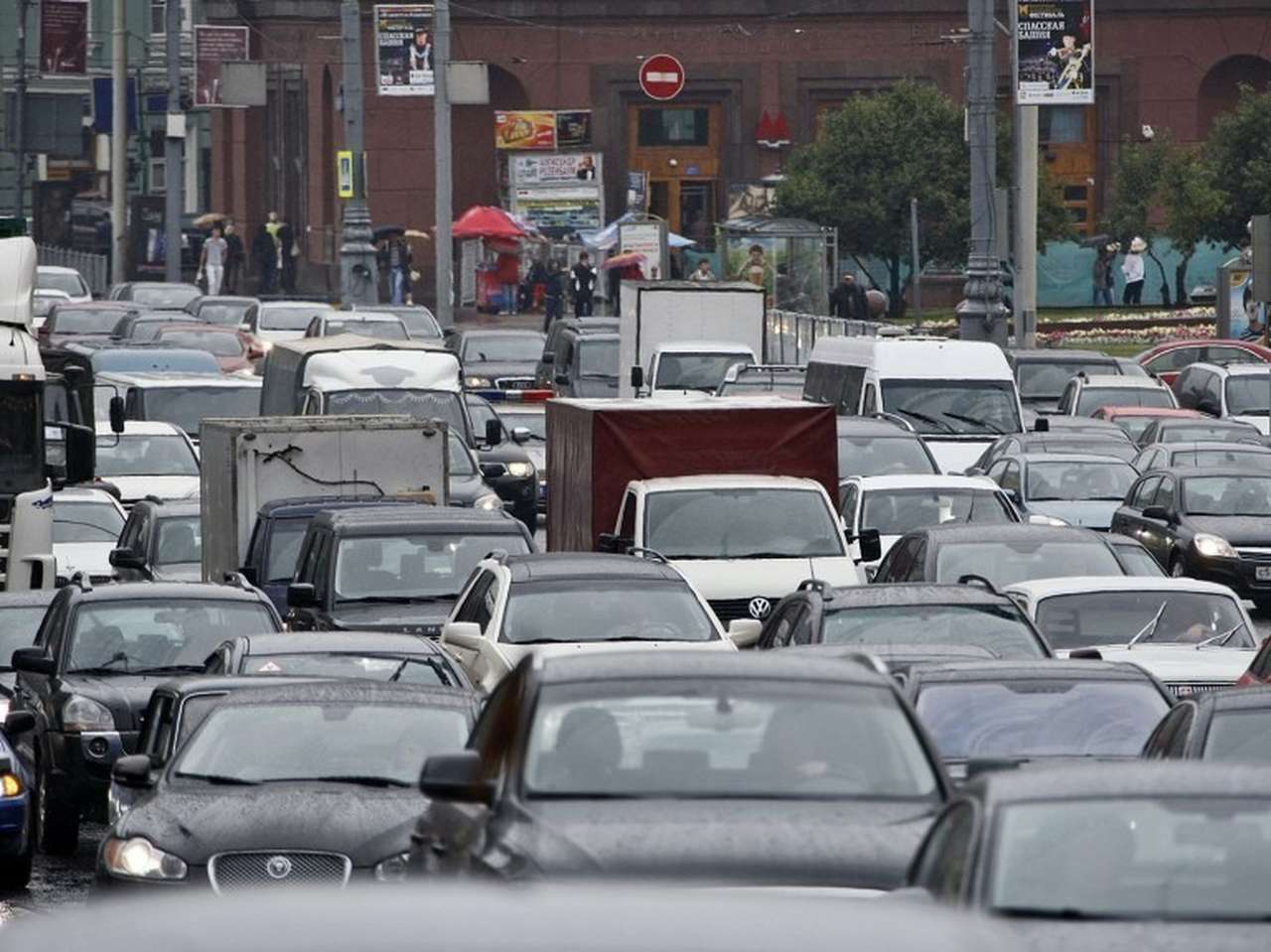 Опрос ЗР: доволен ли народ усилиями властей по борьбе с пробками?
