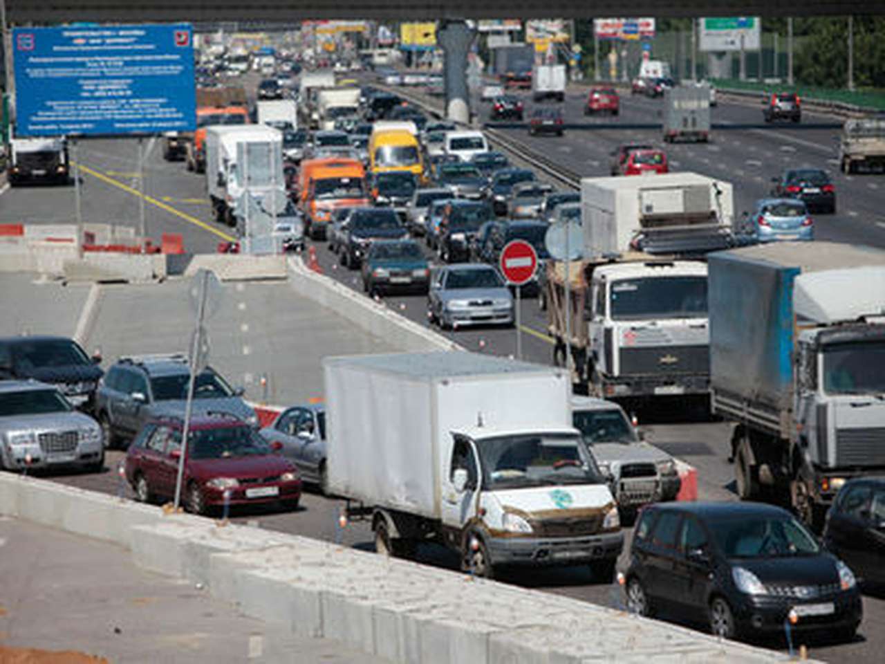 Ленинградку вдоль Химок можно расширить лишь на две полосы