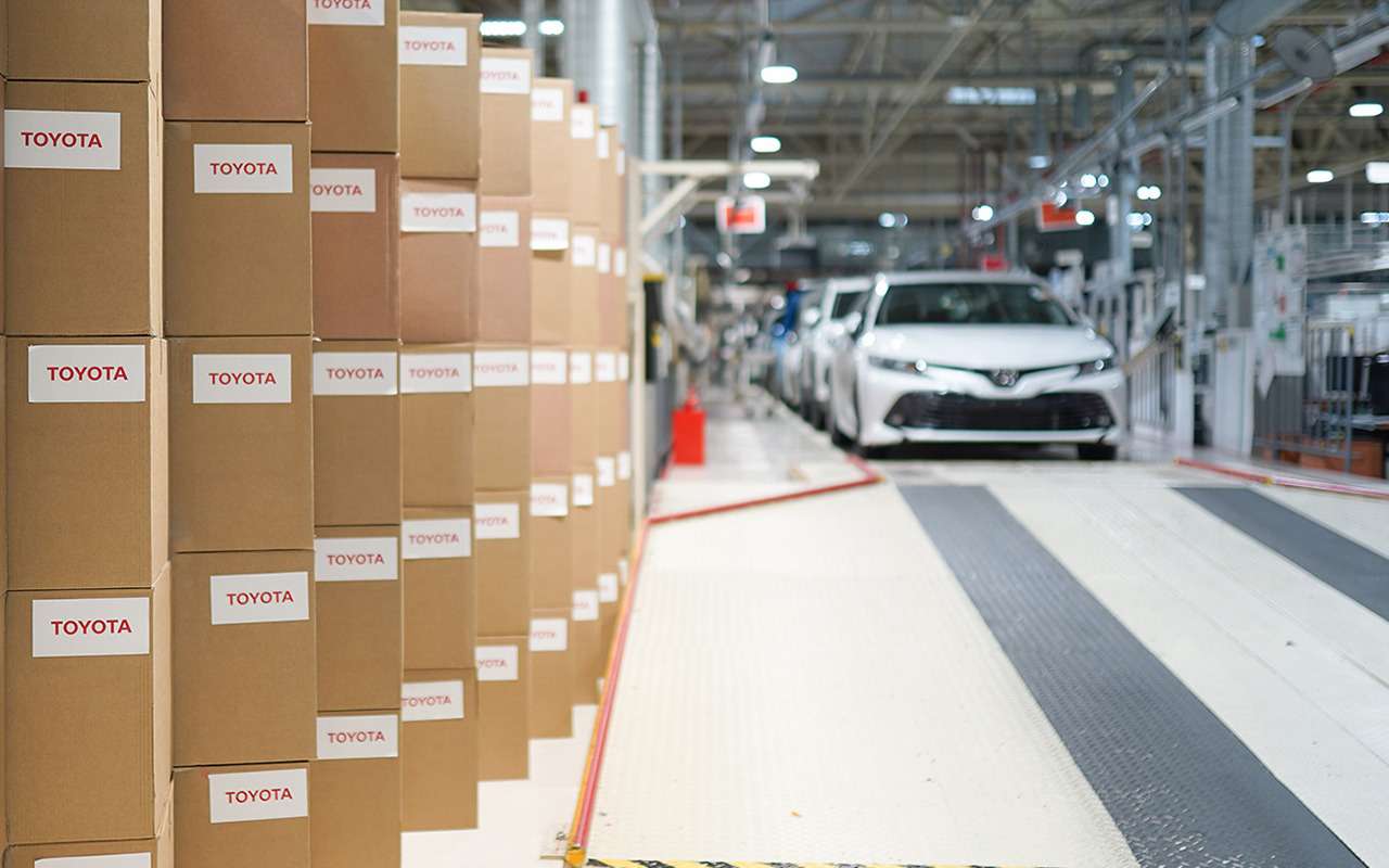 Стало известно, когда Toyota начнет увольнять сотрудников завода в Питере