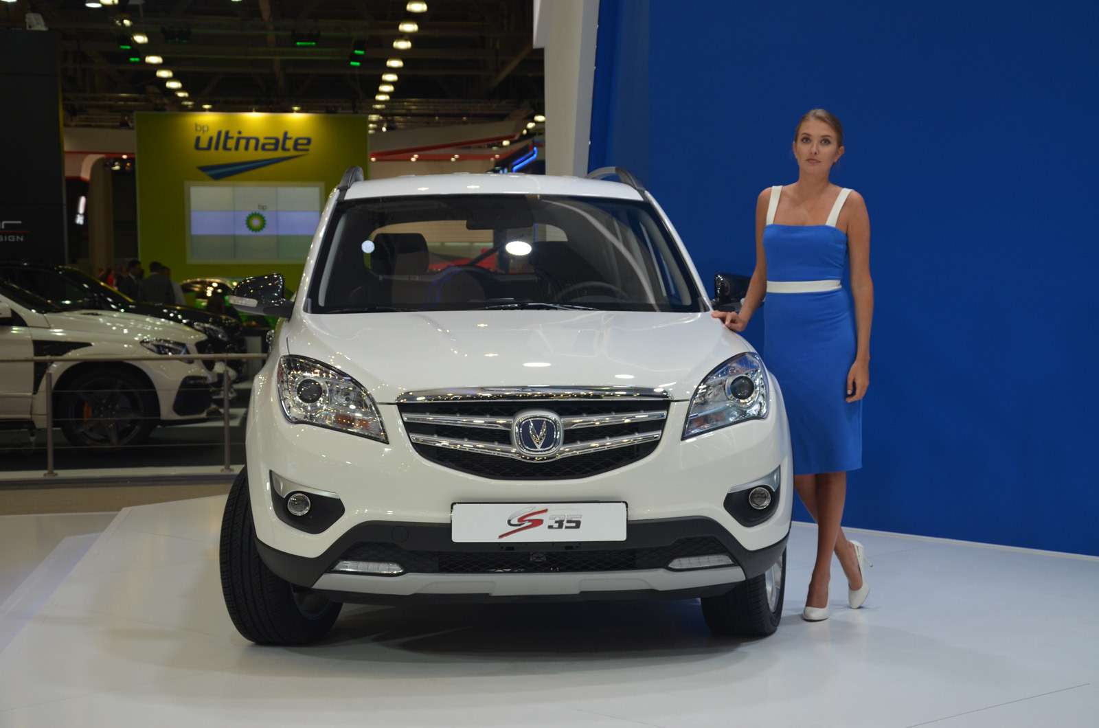 Автосалон чанган. Changan кроссовер cs35 2016. Дилерский центр Чанган. Чанган официальный дилер. Changan cs35 официальный дилер