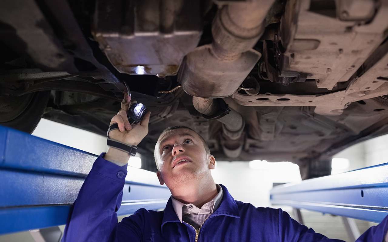 Почему в коробке жидкость, а не масло?